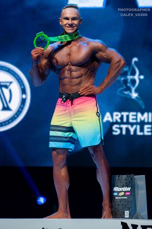 MEN'S PHYSIQUE 174